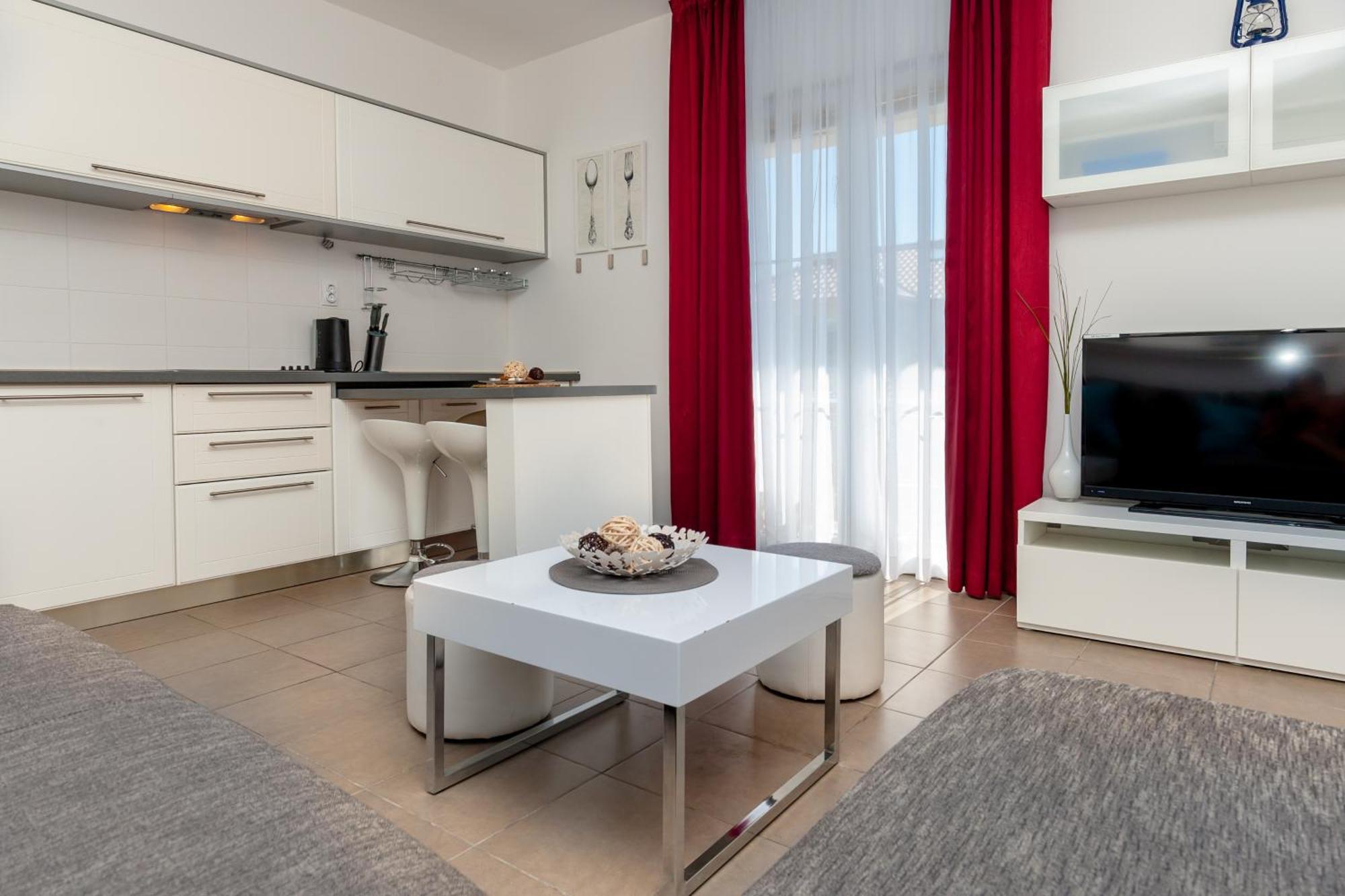 Villa Livia Apartments Bol Dış mekan fotoğraf